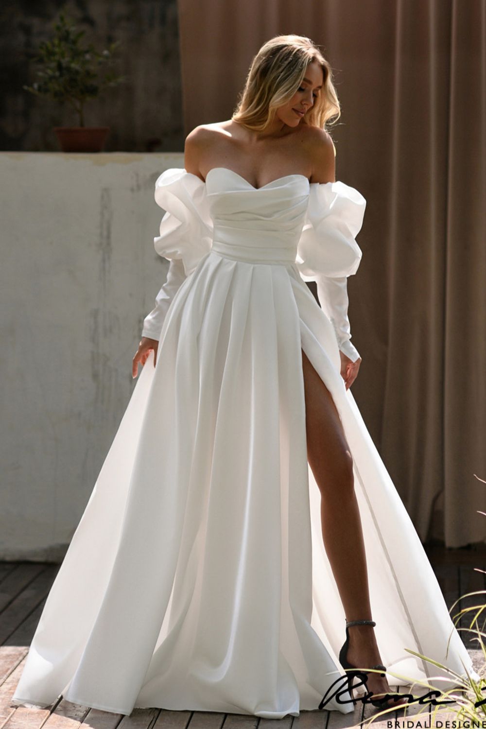Свадебные платья на осень 2023 года: большая подборка самых красивых и стильных
