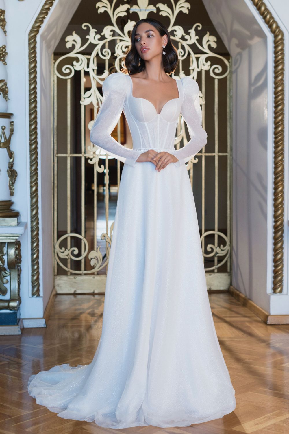 Выбираем стильное свадебное платье на зиму: топ-7 лучших фасонов
