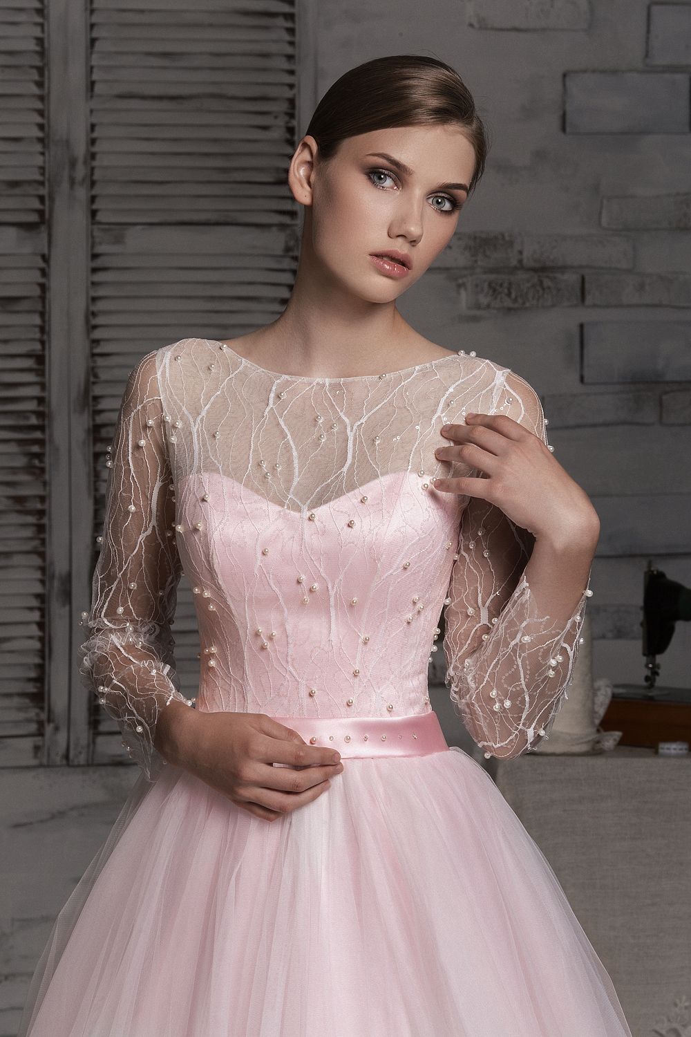 Розовое свадебное платье для романтичного образа невесты