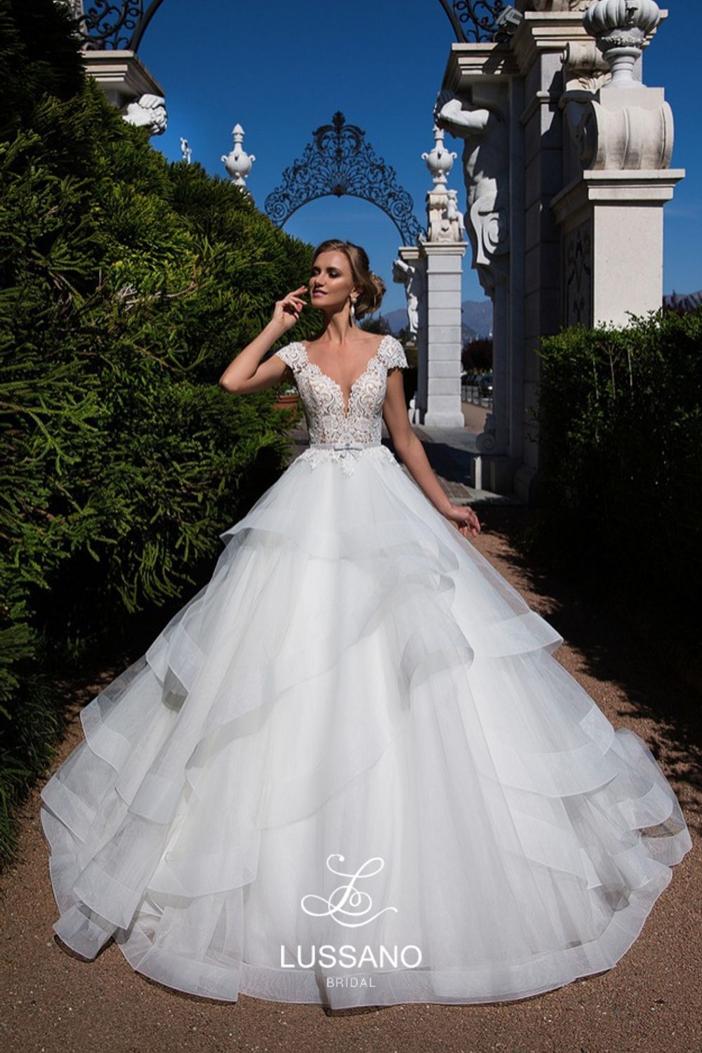 Свадебное платье от бренда Lussano '17030' кружевное