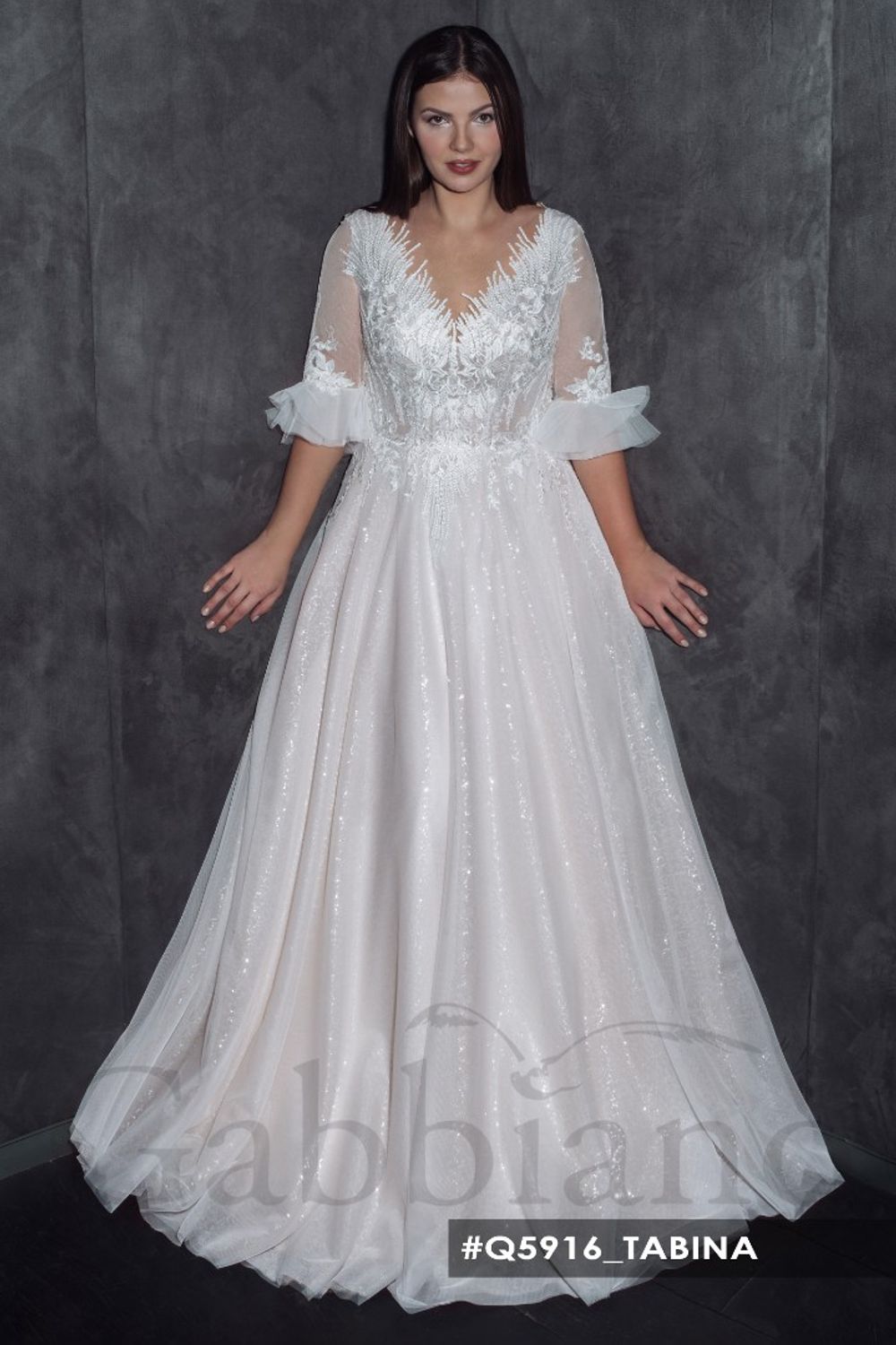 Свадебное платье от бренда Gabbiano 'Табина' блестящее