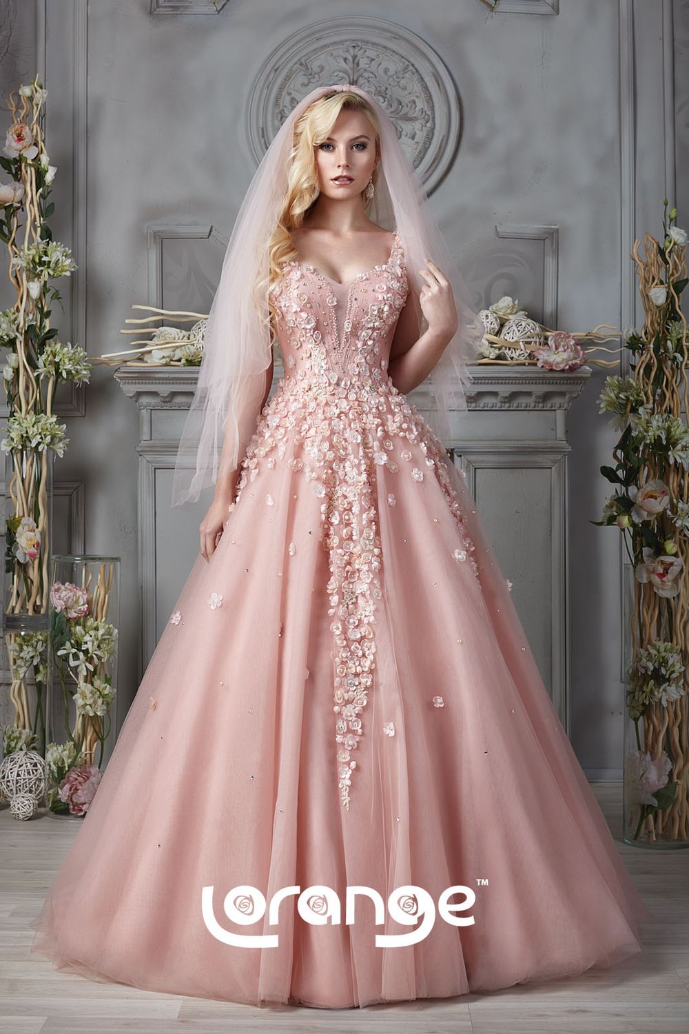 Свадебное платье от бренда Lorange 'Юланта' блестящее