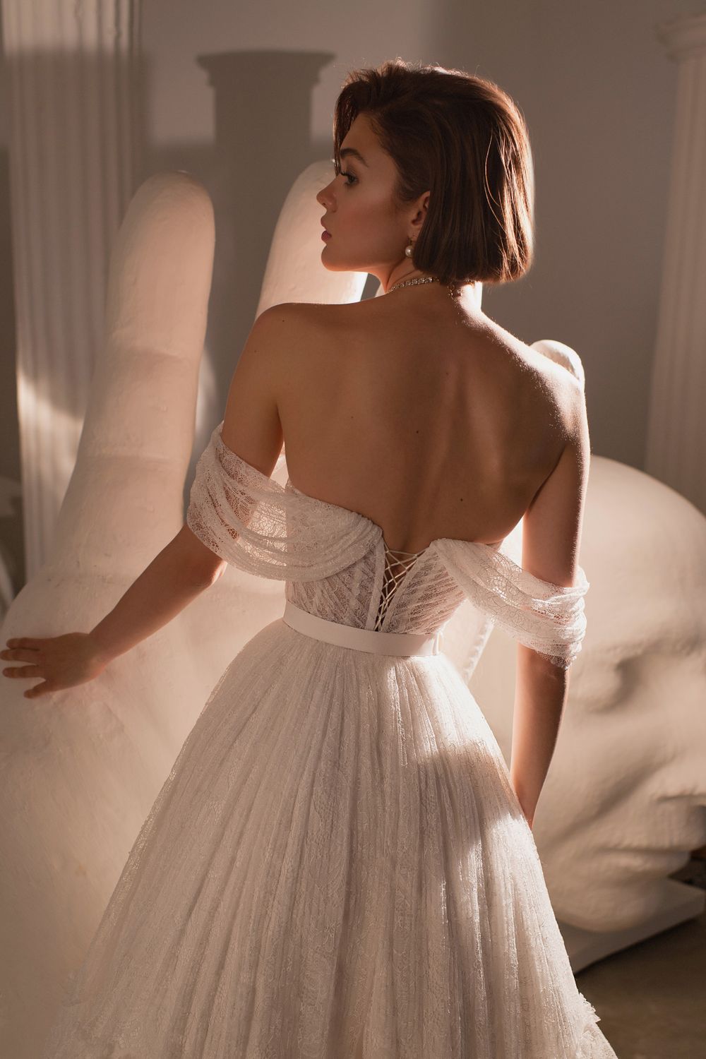 Свадебное платье от бренда Kookla 'Ангустия' в стиле - С открытой спинкой