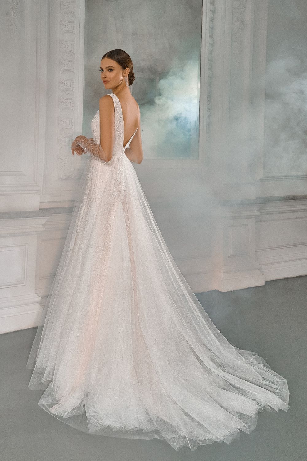 Свадебное платье от бренда MARRY MARK 'Лизабетта' в стиле - С открытой спинкой