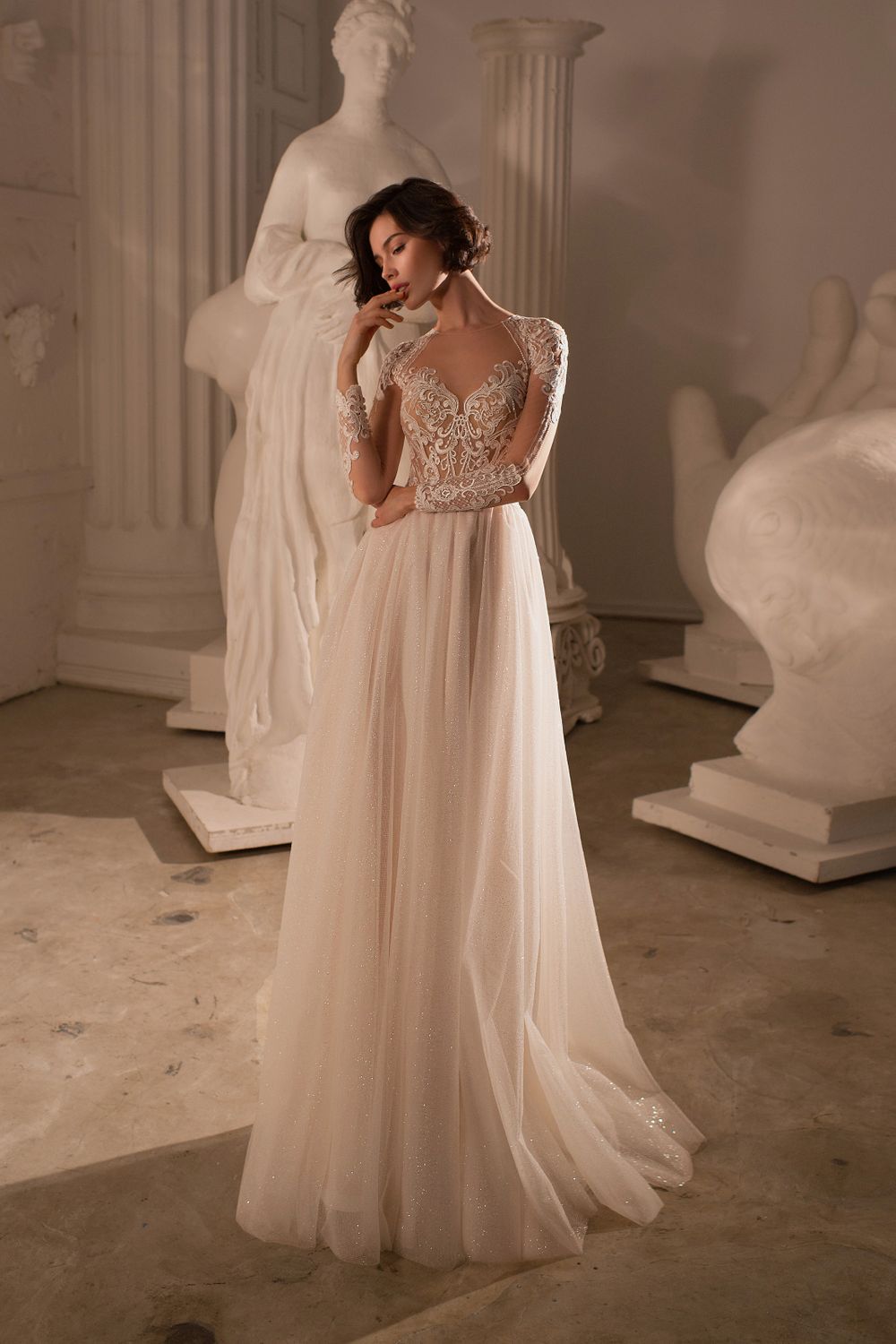 Свадебное платье от бренда Kookla Брэйди' с кружевным верхом